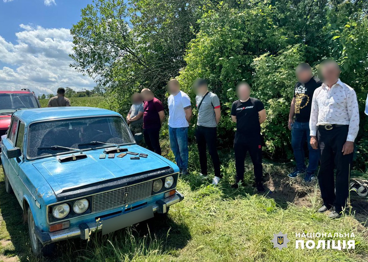 У Чернівецькому районі затримали буковинця, який допомагав ухилянтам перейти кордон