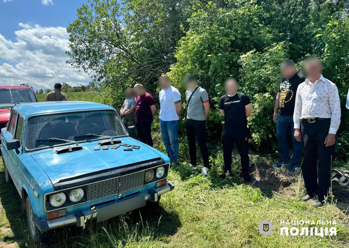 У Чернівецькому районі затримали буковинця, який допомагав ухилянтам перейти кордон