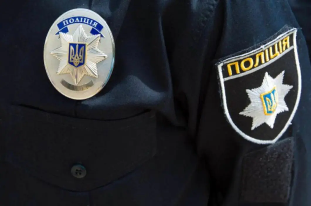 У Коломиї чоловік випав з вікна багатоповерхівки: його госпіталізували у лікарню