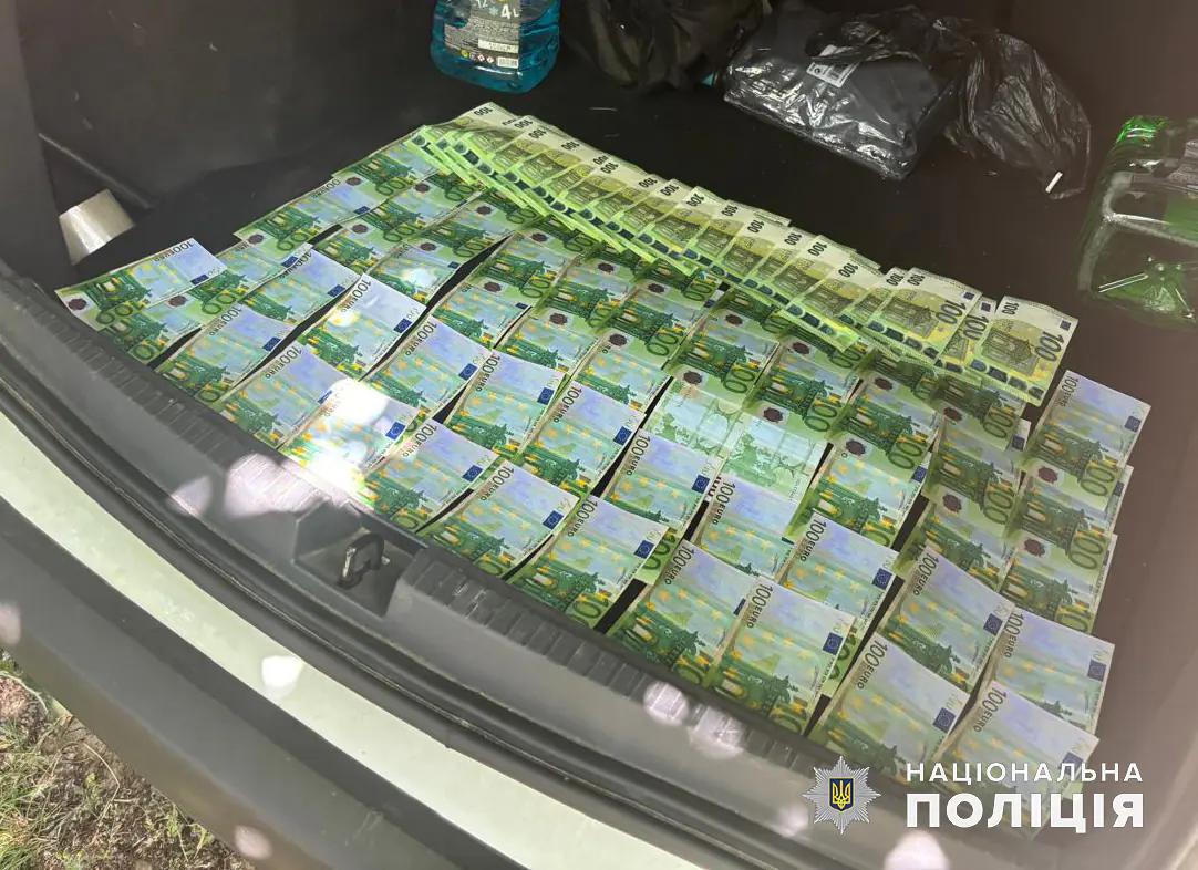 На Закарпатті виявили прикордонника на хабарі