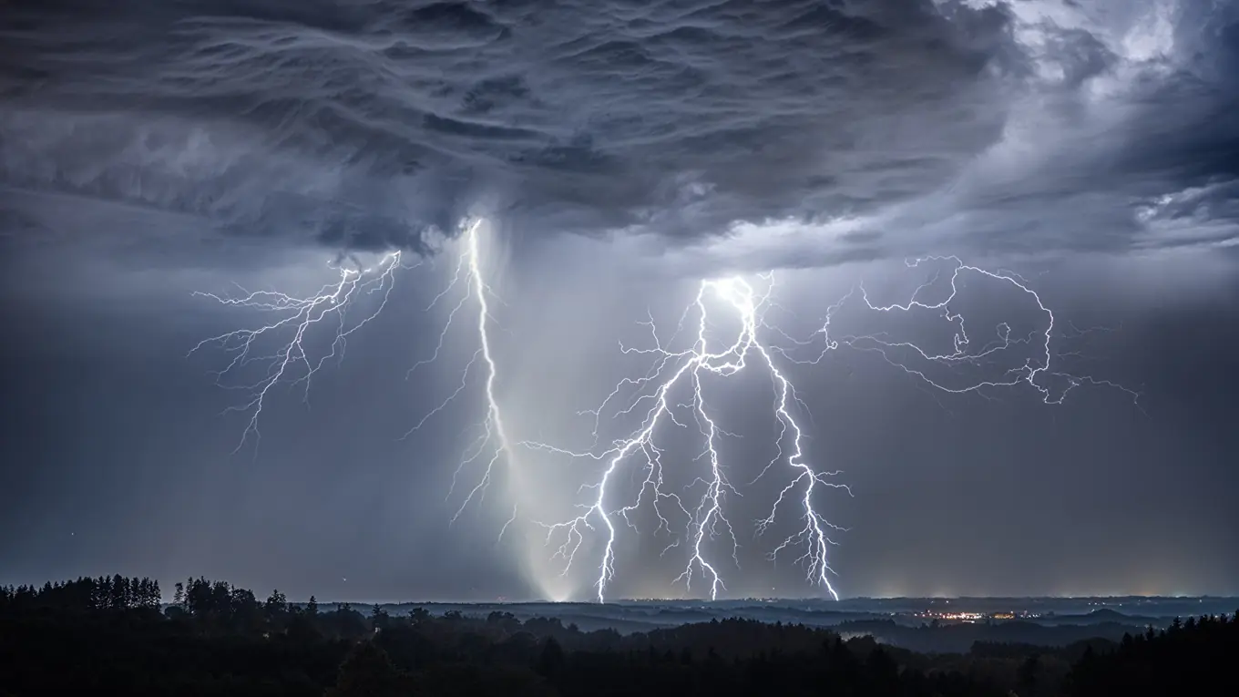 "Про надзвичайне" оголосили закарпатські синоптики: погода на 8 липня