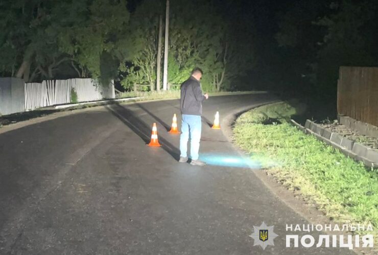 На Львівщині поліцейські розшукали мотоцикліста, який вчинив наїзд на пішохода та втік з місця події