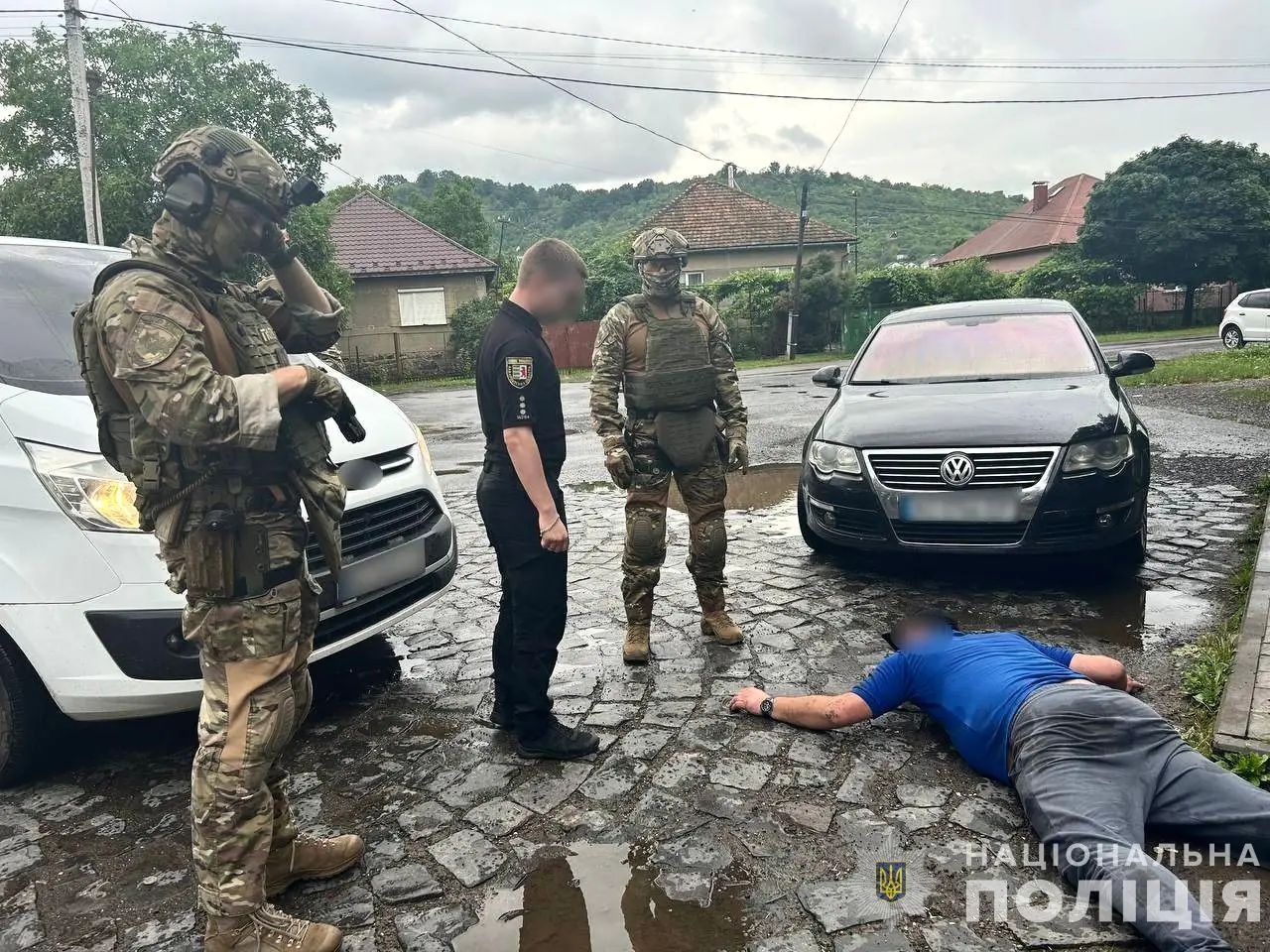 На Закарпатті затримала групу мукачівських наркоторговців: вилучено партію метамфетаміну на майже 250 тисяч гривень Фото-5