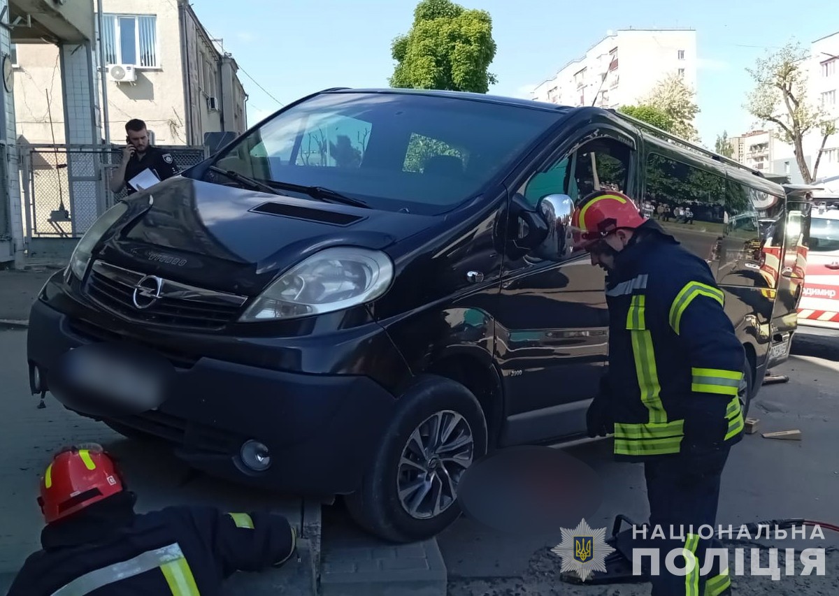 У Володимирі-Волинському мікроавтобус збив на смерть 32-річну жінку, - поліція