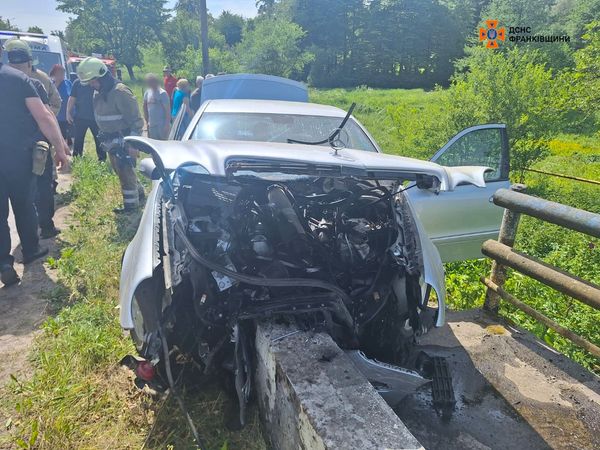 Рятувальники ліквідували наслідки ДТП в Калуському районі