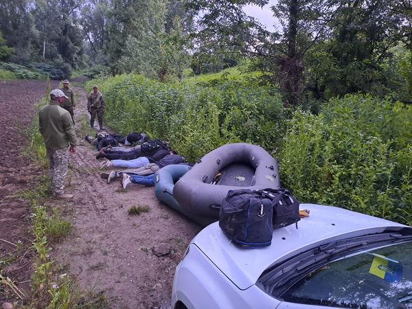 Намагалися переплисти Тису на човні: на Закарпатті затримали 7 “ухилянтів”