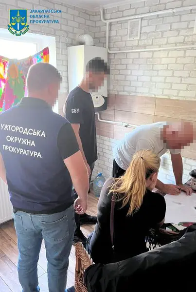 За винагороду відправляли чоловіків за кордон через систему «Шлях»: на Закарпатті викрили двох очільників товариства