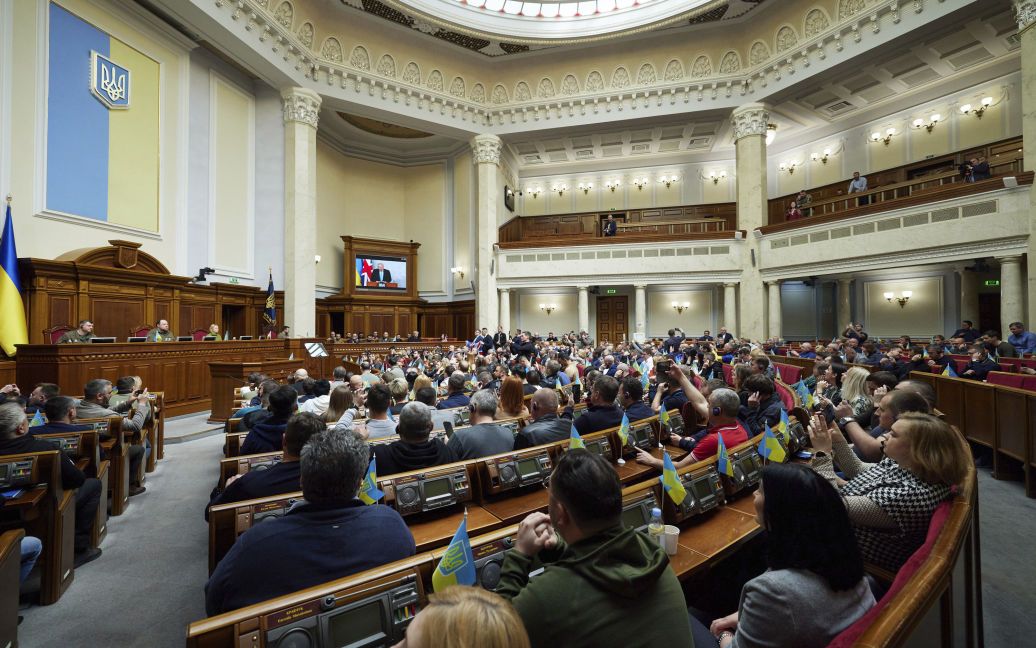 Мільйонні доходи нардепів 2023 року збільшилися: хто отримав найбільше