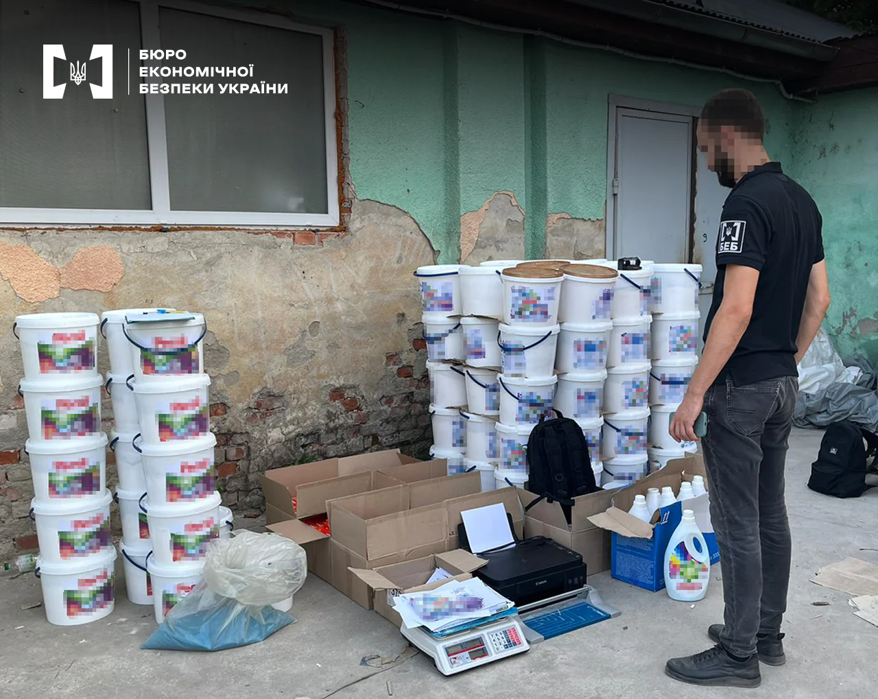 Бюро економічної безпеки на Закарпатті вилучило понад тонну фальсифікованої побутової хімії