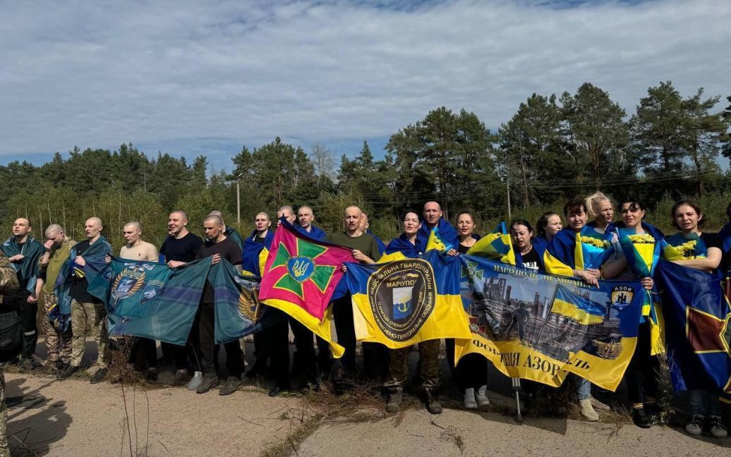 Обмін полоненими: 49 українців повернулися додому