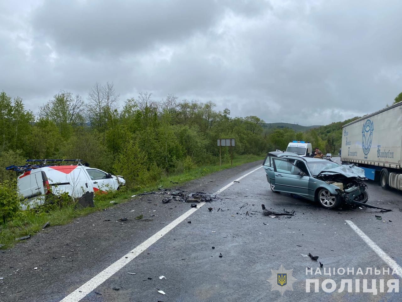 Поліція Закарпаття розслідує автопригоду, внаслідок якої загинув житель Прикарпаття