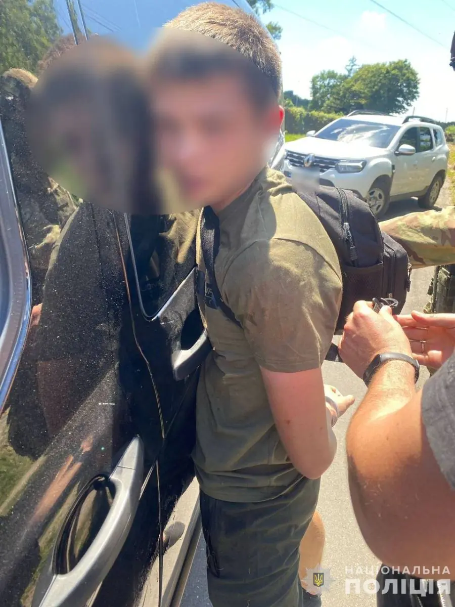 На Закарпатті заблокували канал постачання наркотиків у регіон: вилучено товару на майже 1 млн гривень