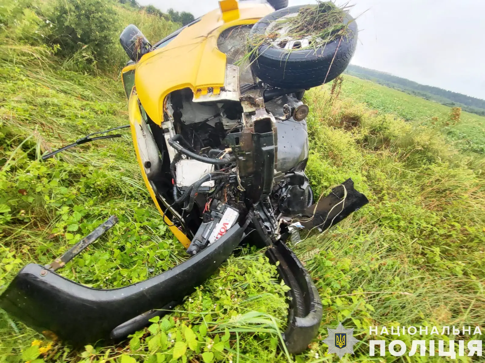 На Львівщині зіткнулися мікроавтобус з легковиком: травмовано двоє осіб Фото-2