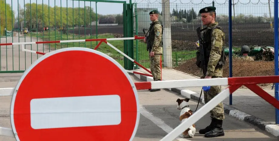 Допомагав ухилянтам тыкати закордон за гроші