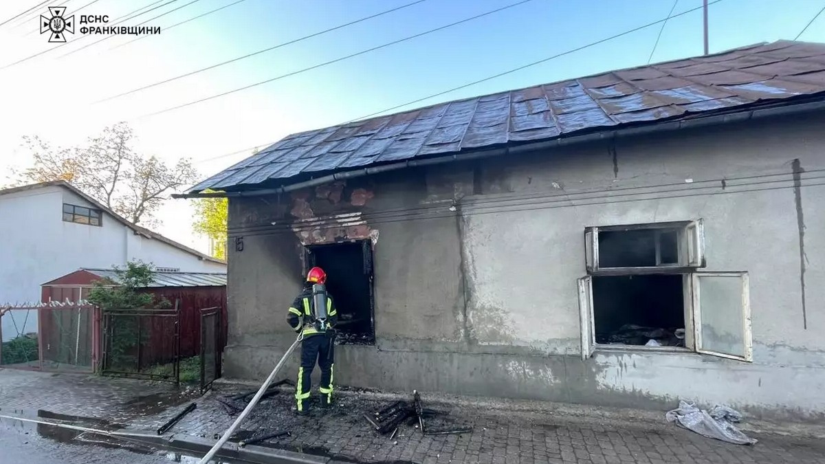 На Коломийщині внаслідок пожежі у кімнаті будинку загинув чоловік