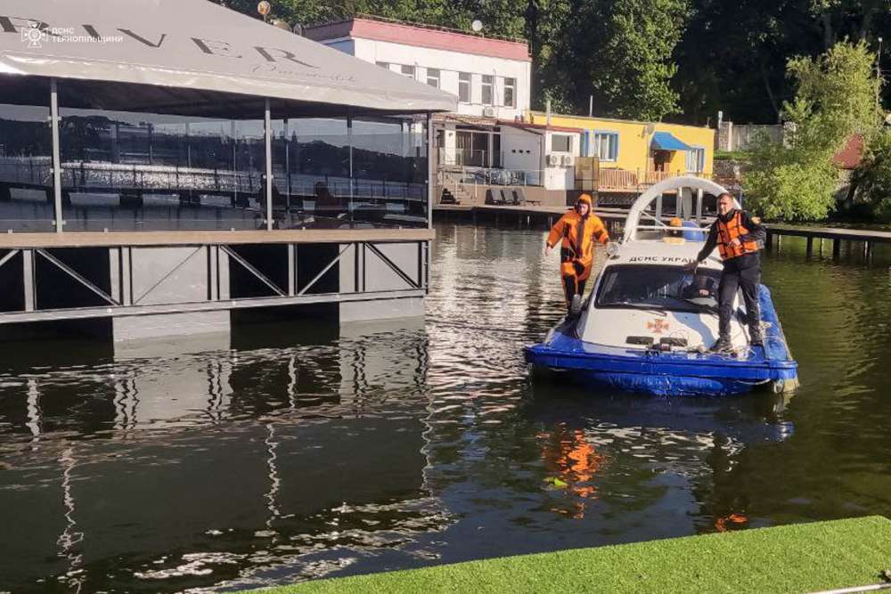 У Тернополі працівники ДСНС  врятували чоловіка