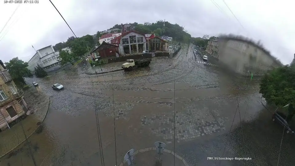 Львів знову потерпає від дощу