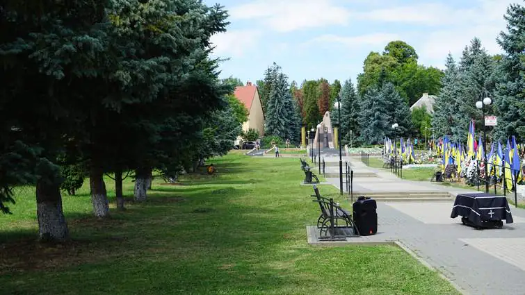 В Ужгороді обрали нову локацію для поховань військових