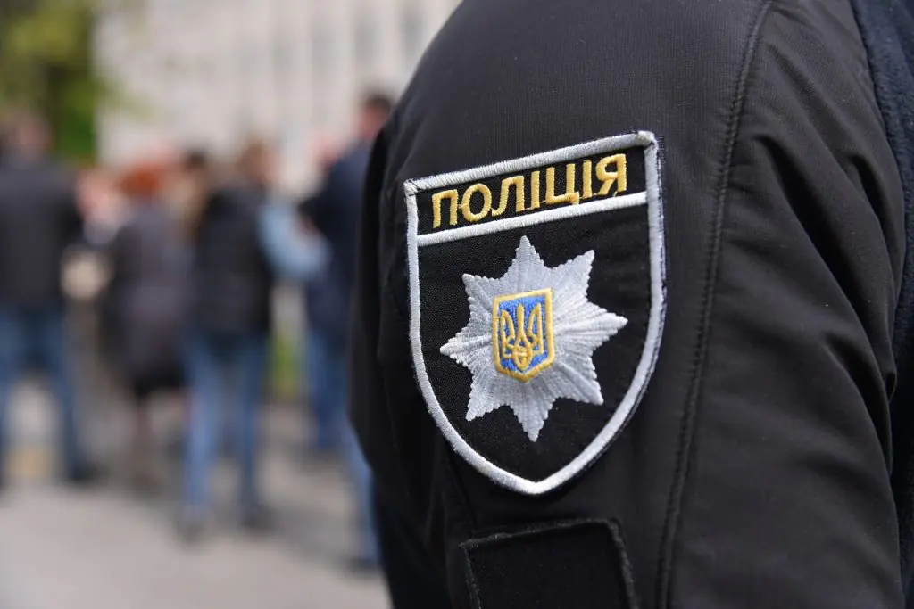 На Рахівщині поліцейський отримав опіки, коли рятував дитину від агресивного батька