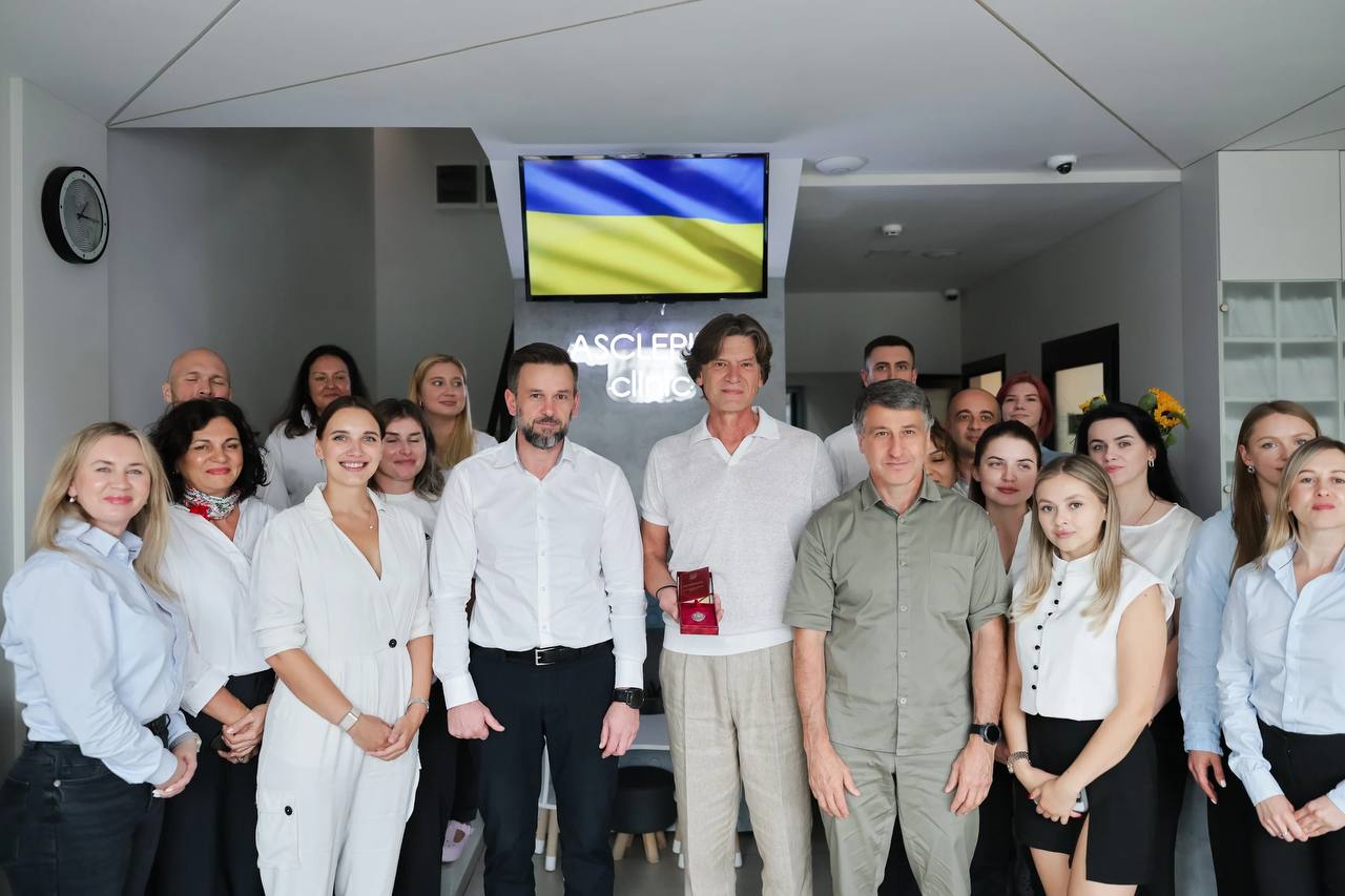 Ужгородський лікар отримав почесне звання від Президента