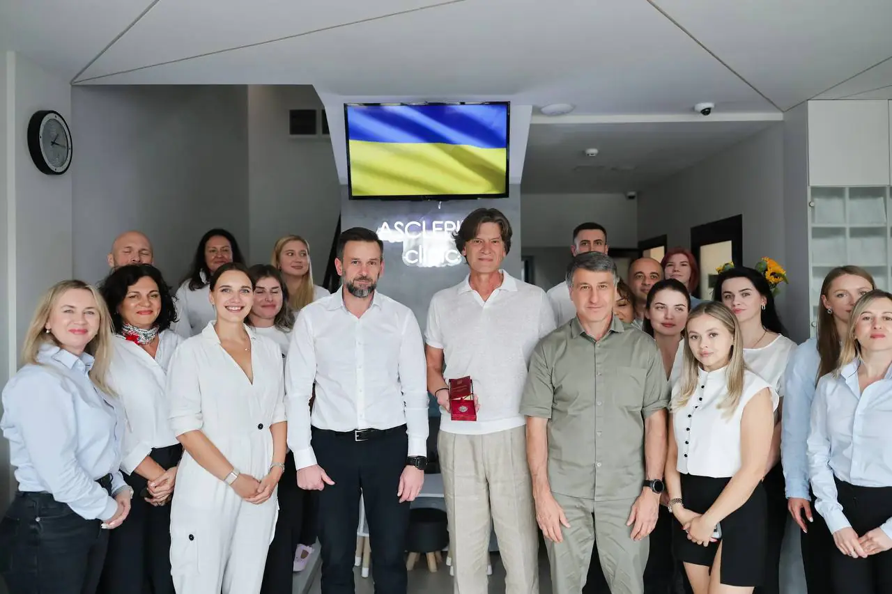 Ужгородський лікар отримав почесне звання від Президента